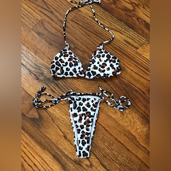 Leopard Cheetah Animal Print 2 Pc Thong String Bikini New 
Size Small 4 - 6 - Picture 8 of 11